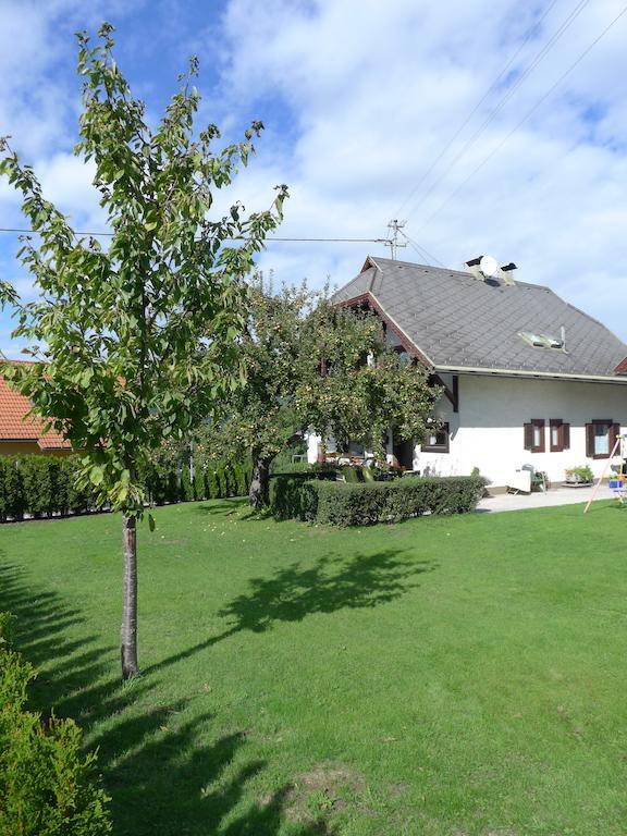 Ferienwohnung Kusternik Velden am Woerthersee Exterior photo